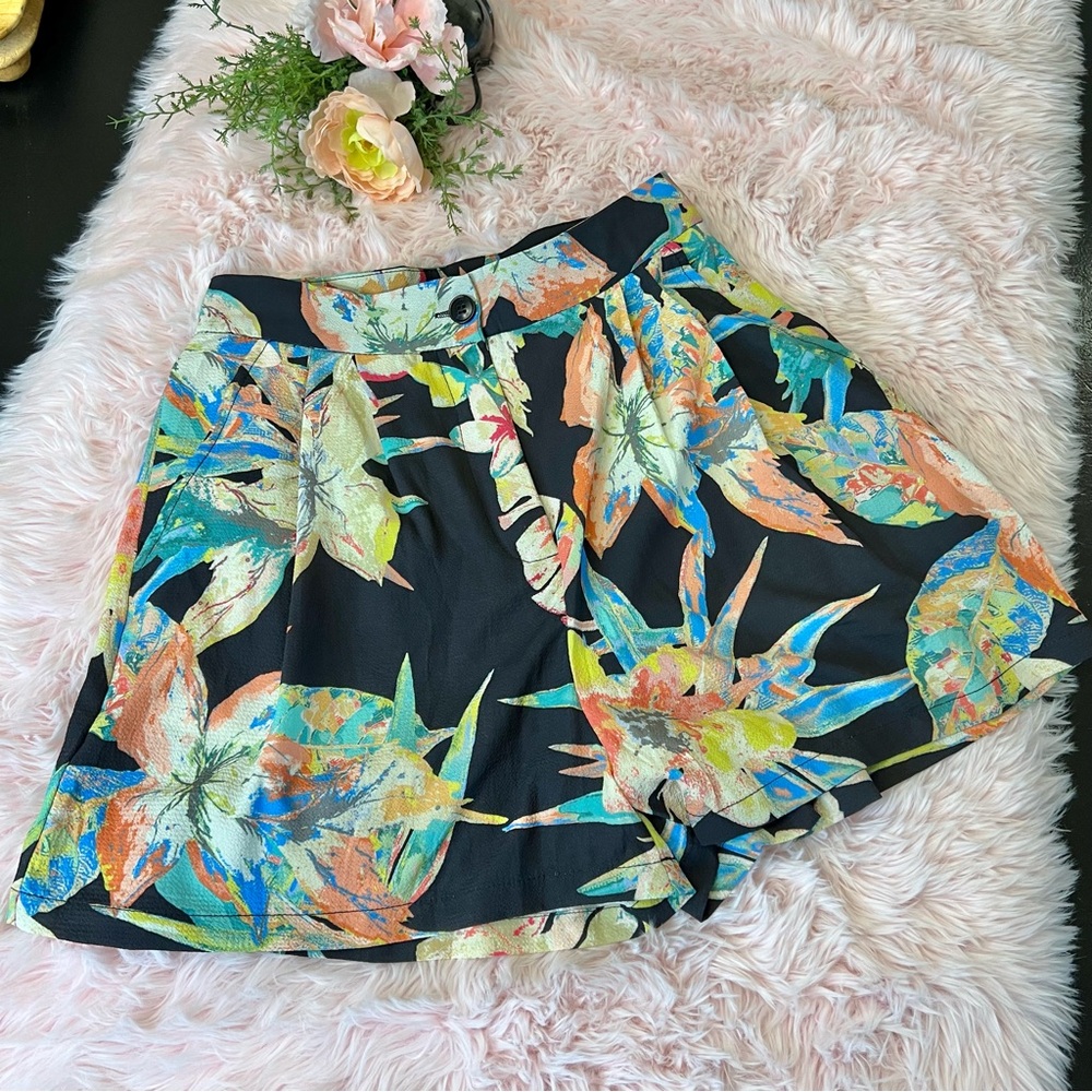 Flying Tomato NWOT Black Colorful Palm Floral Tropical High Waisted Shorts Small